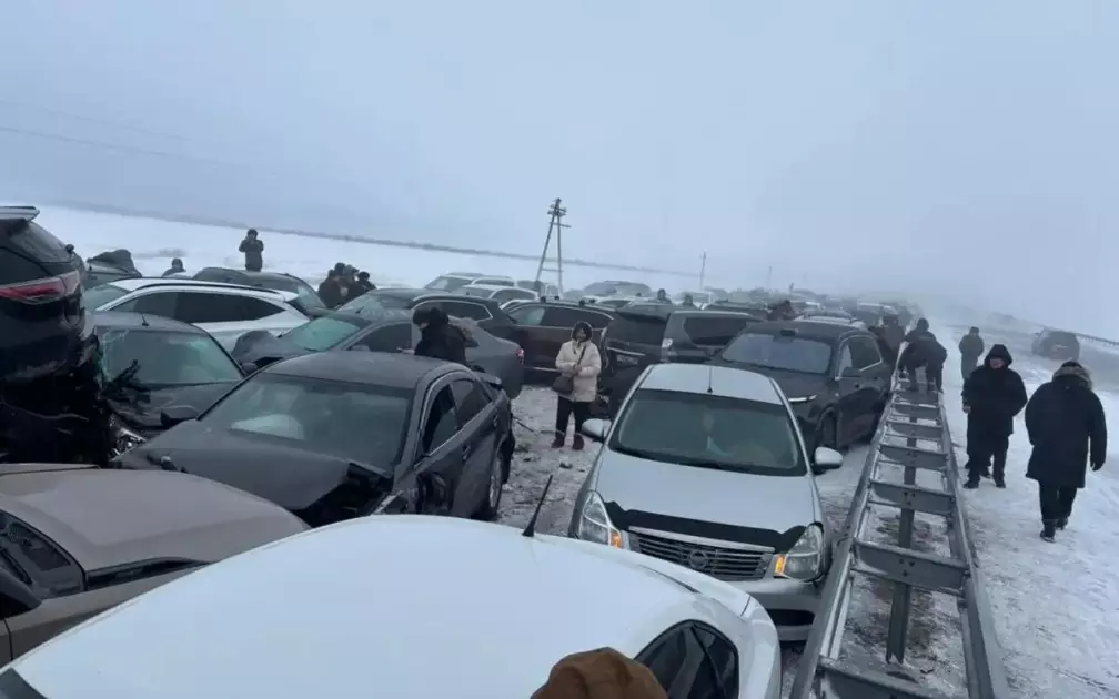 100-ə yaxın avtomobilin iştirakı ilə zəncirvarı qəza - VİDEO