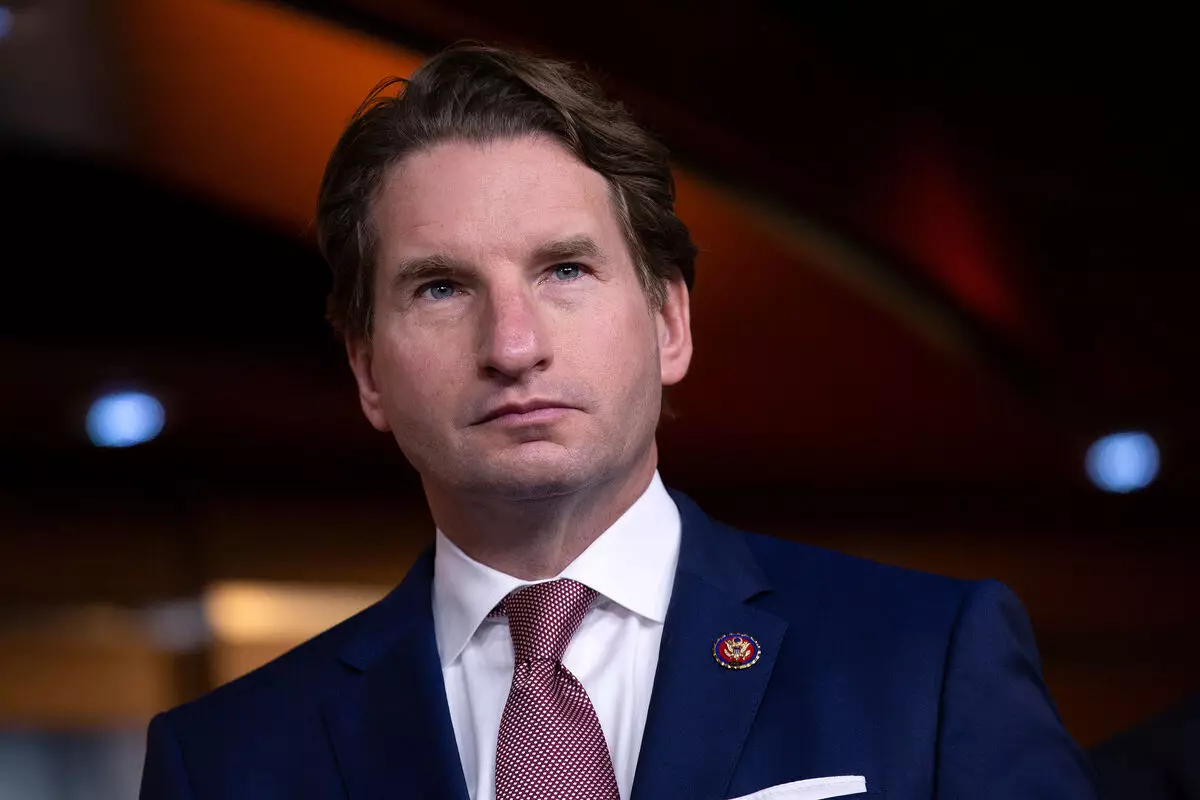 Baydenin rəqibi Trampa qarşı çıxmaq üçün prezident seçkilərindən geri çəkilib