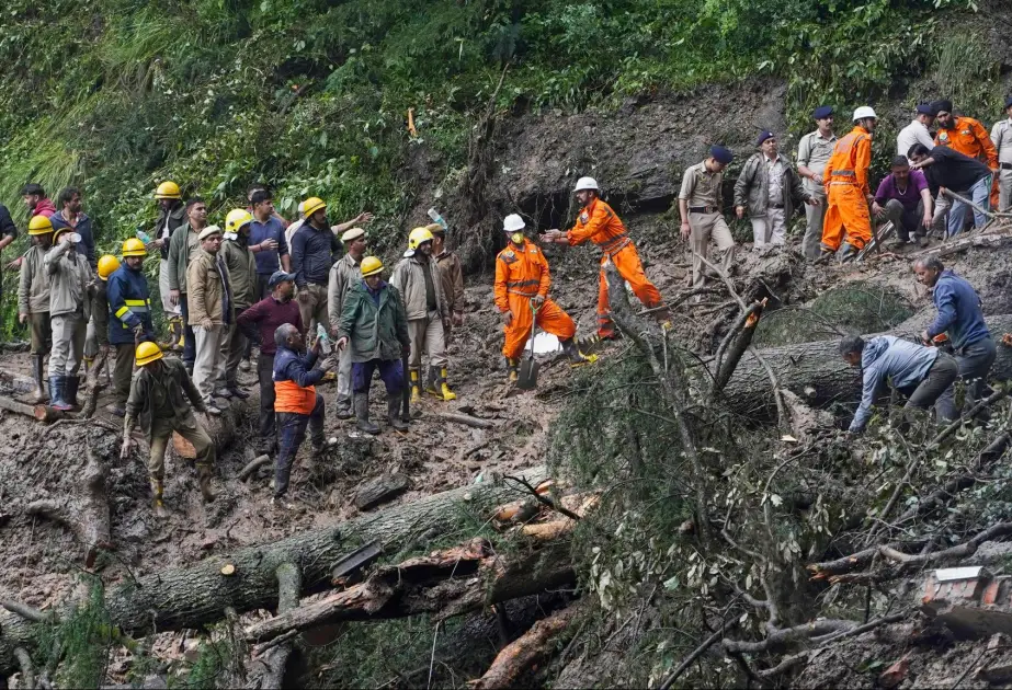 Hindistanda torpaq sürüşməsi nəticəsində 23 nəfər ölüb