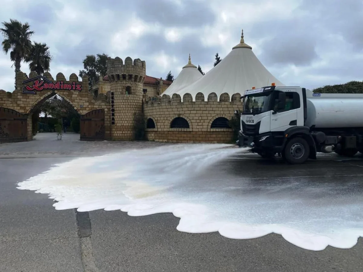 Bakı qəsəbələrində küçələr yuyulur: Əsaslı təmizlik işləri