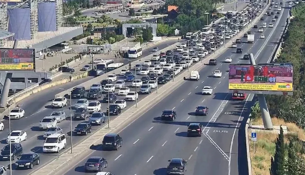 Bakı tıxacları: Sürücülər hansı yollardan qaçmalıdır?