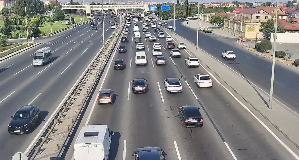 Bakı yollarında 4 istiqamətdə sıxlıq var