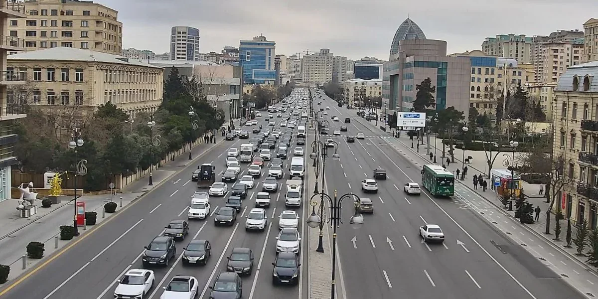 Bakı yollarında hansı istiqamətlərdə sıxlıq var? - SİYAHI