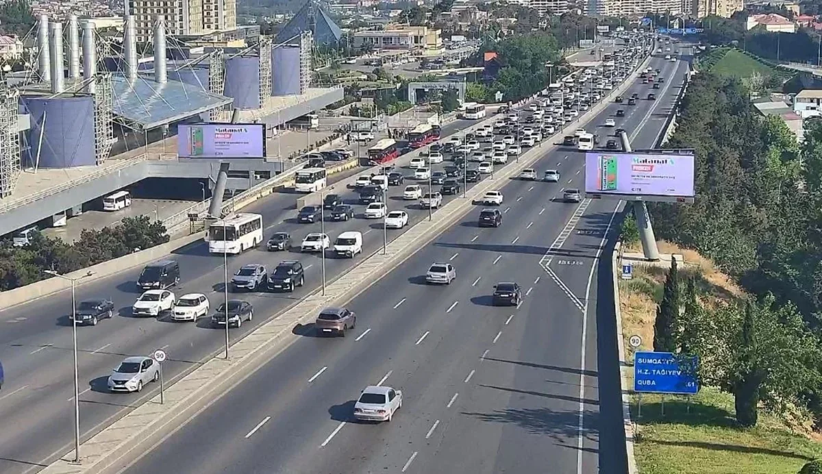 Bakı yollarında nəqliyyat sıxlığı müşahidə olunur: Siyahı
