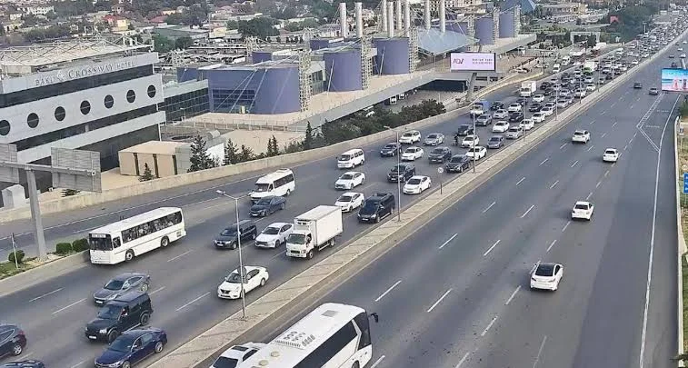 Bakı yollarında sıxlıq: Əsas prospektlərdə vəziyyət necədir?