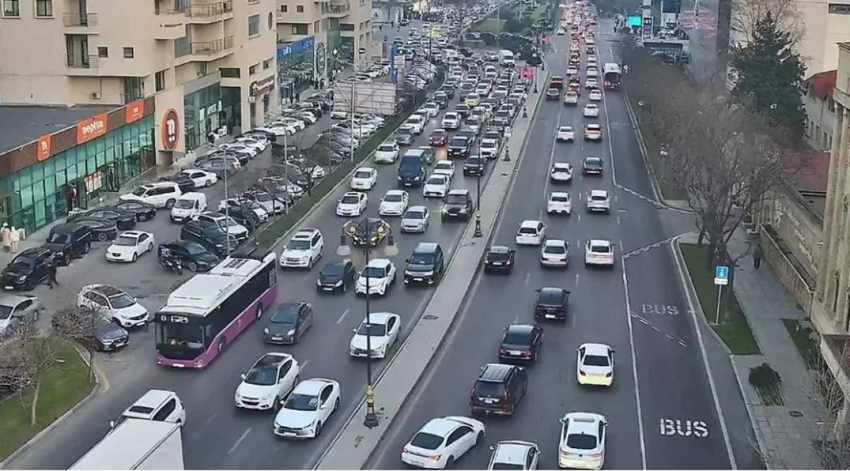 Bakı yollarında sıxlıq harada yaranıb? - Sürücülərin nəzərinə