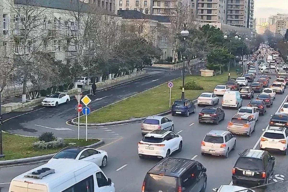 Bakı yollarında sıxlıq: NİİM son vəziyyəti açıqladı