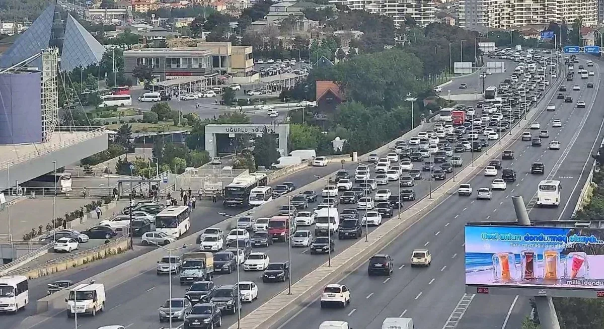 Bakı yollarında tıxac: Hazırda 3 istiqamətdə sıxlıq var