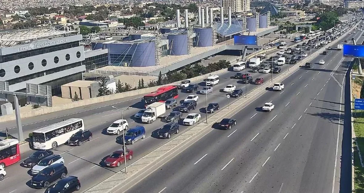 Bakı yollarında tıxac: Sürücülər üçün yol vəziyyəti