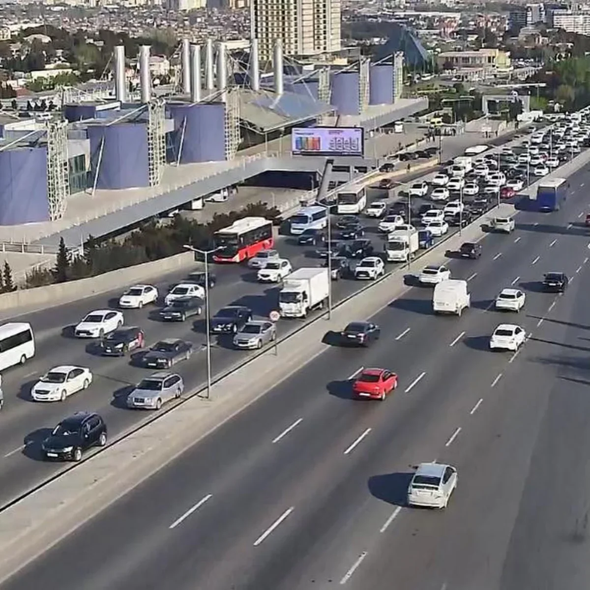 Traffic congestion reported in 13 directions in Baku