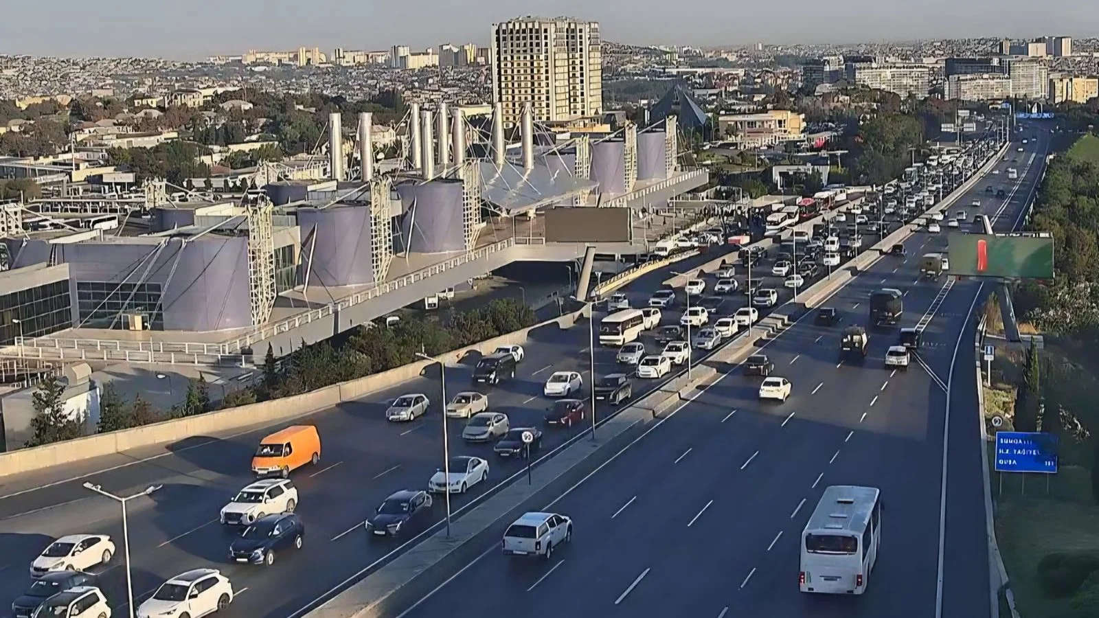 Bakıda 20-yə yaxın istiqamətdə tıxac yaranıb - YENİLƏNİB
