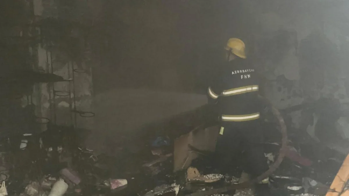 Bakıda gül mağazasında partlayış və yanğın baş verdi