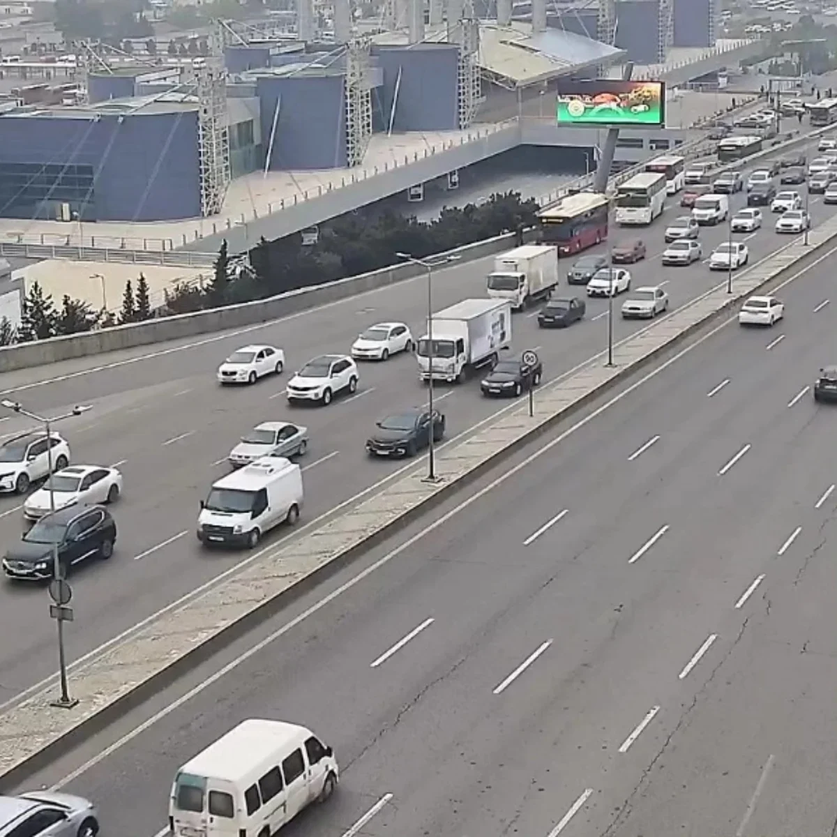 Bakıda hansı yollarda tıxac var? Sürücülərin nəzərinə!