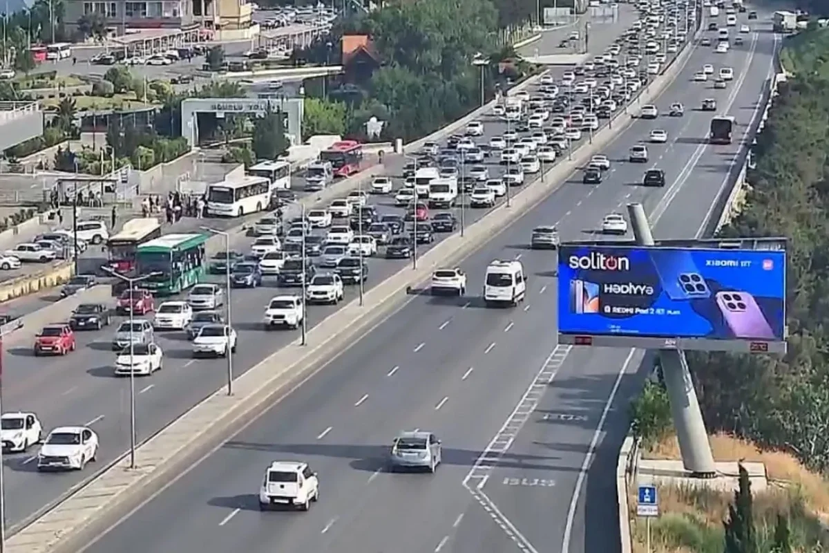 Bakıda tıxac: Şəhərin 3 əsas istiqamətində sıxlıq müşahidə olunur