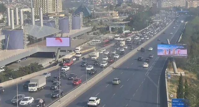 Bakıda üç istiqamətdə tıxac yaranıb