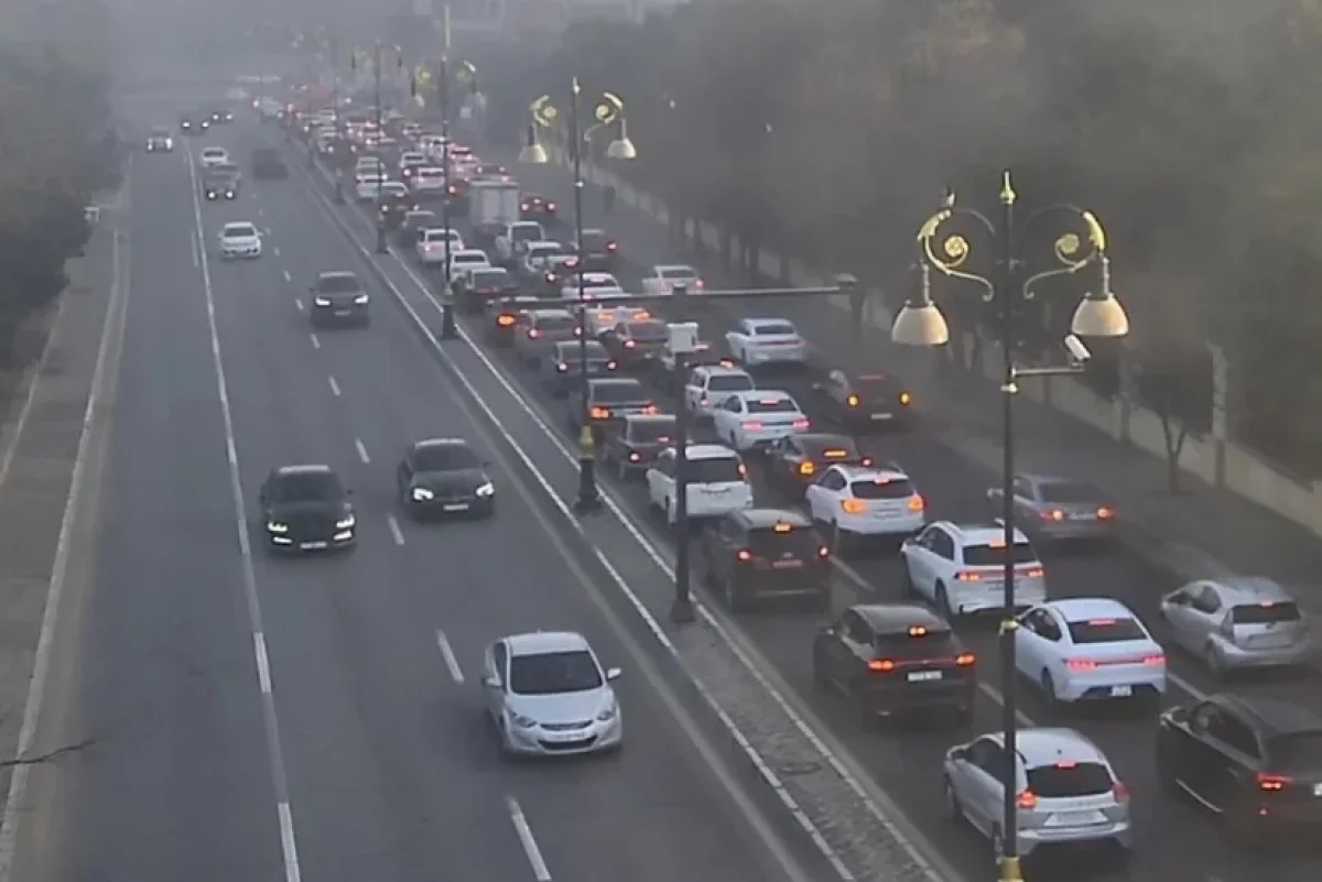 Bakıda yollar tıxandı: Sıxlıq olan ərazilərin SİYAHISI