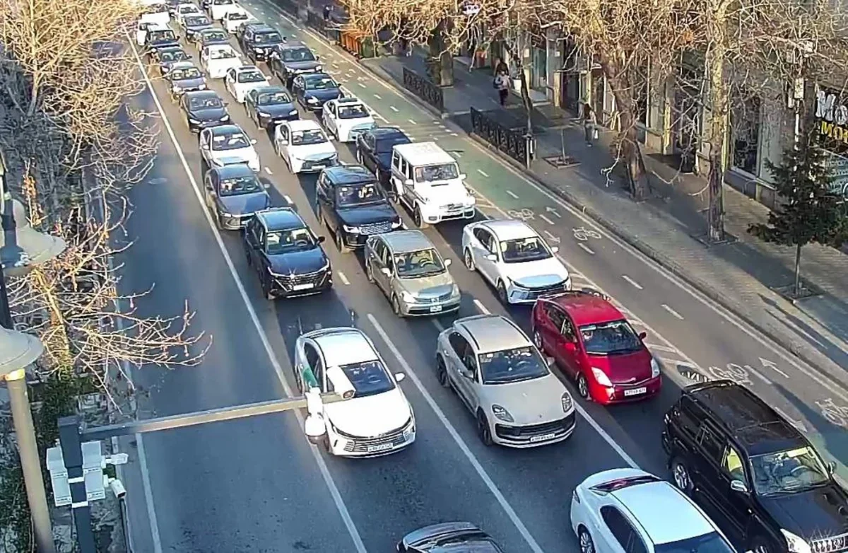 Bakının 10-dan çox prospektində hərəkət məhdudlaşdı