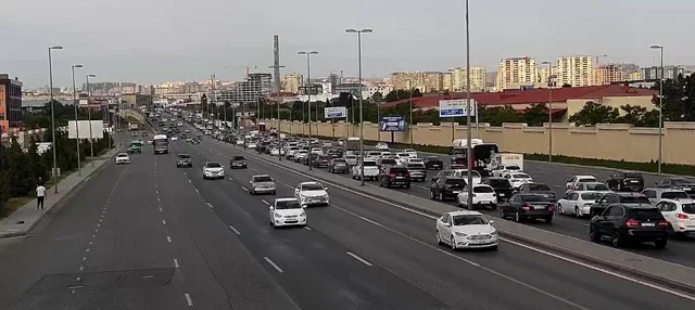 Bakının 5 istiqamətində tıxac: Sürücülərin nəzərinə