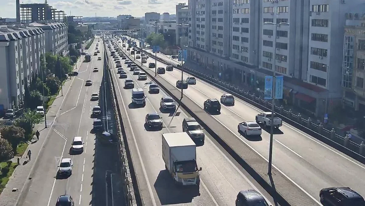 Bakının 8 əsas yolunda sıxlıq: Hərəkət sürəti kəskin azaldı