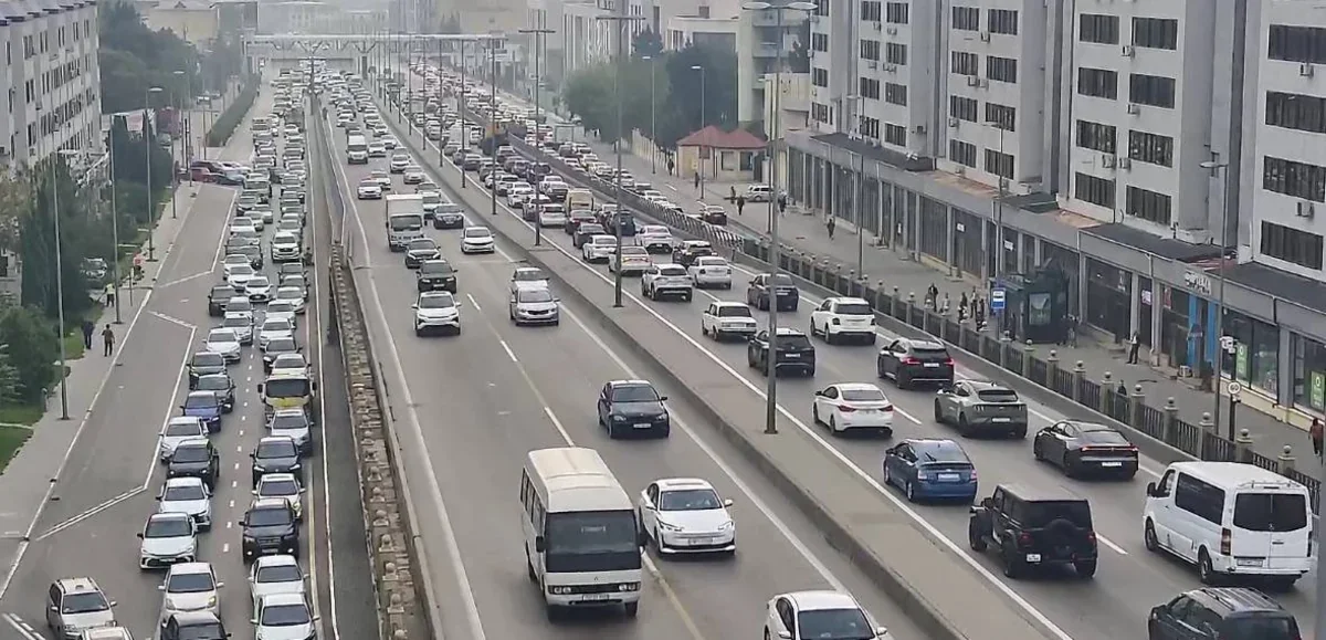 Traffic congestion reported on several roads in Baku