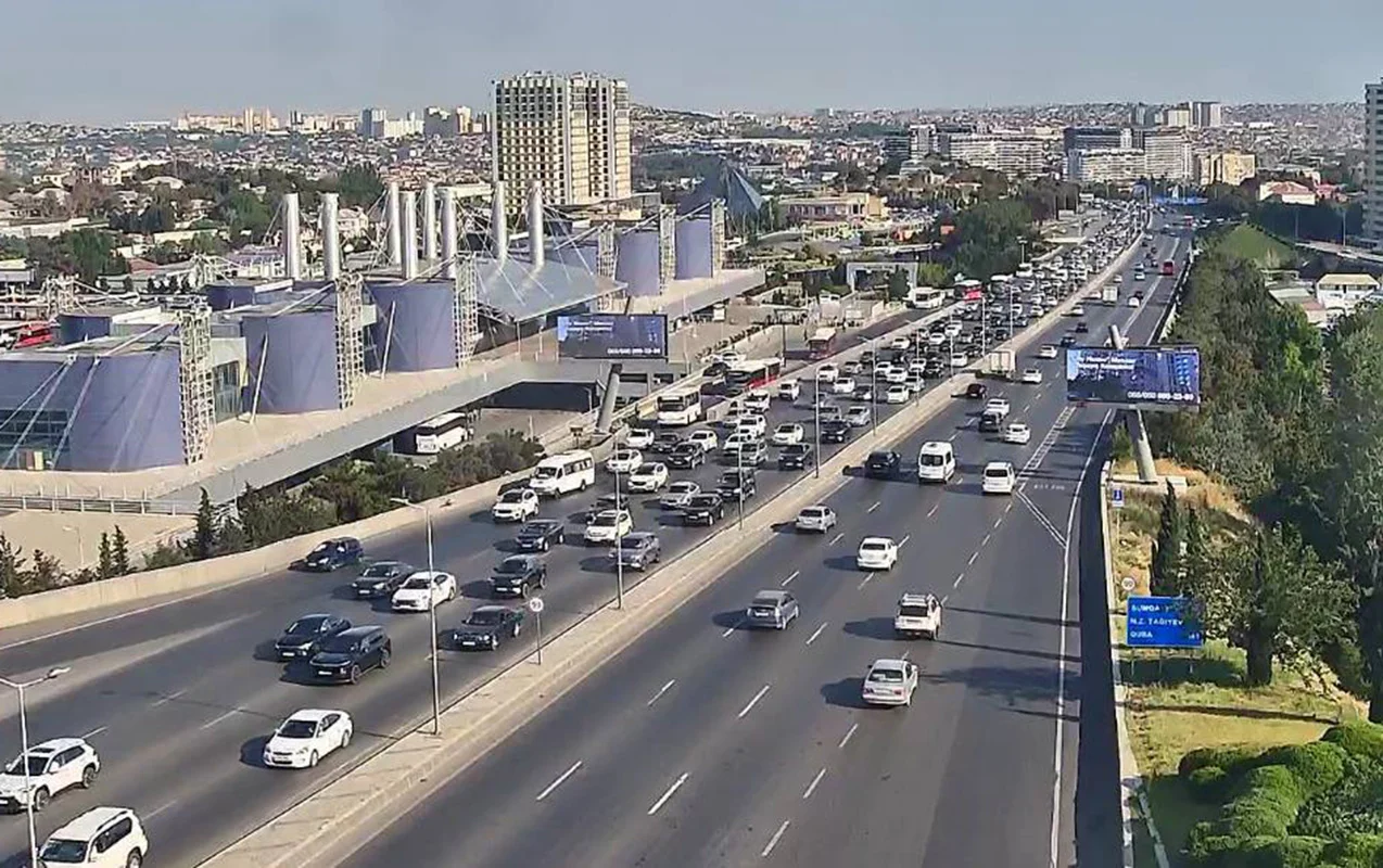 Bakının bu yollarında tıxac var
