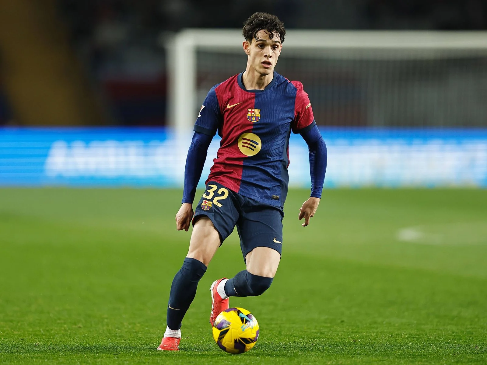 «Барселона» вернет защитника Эктора Форта из аренды