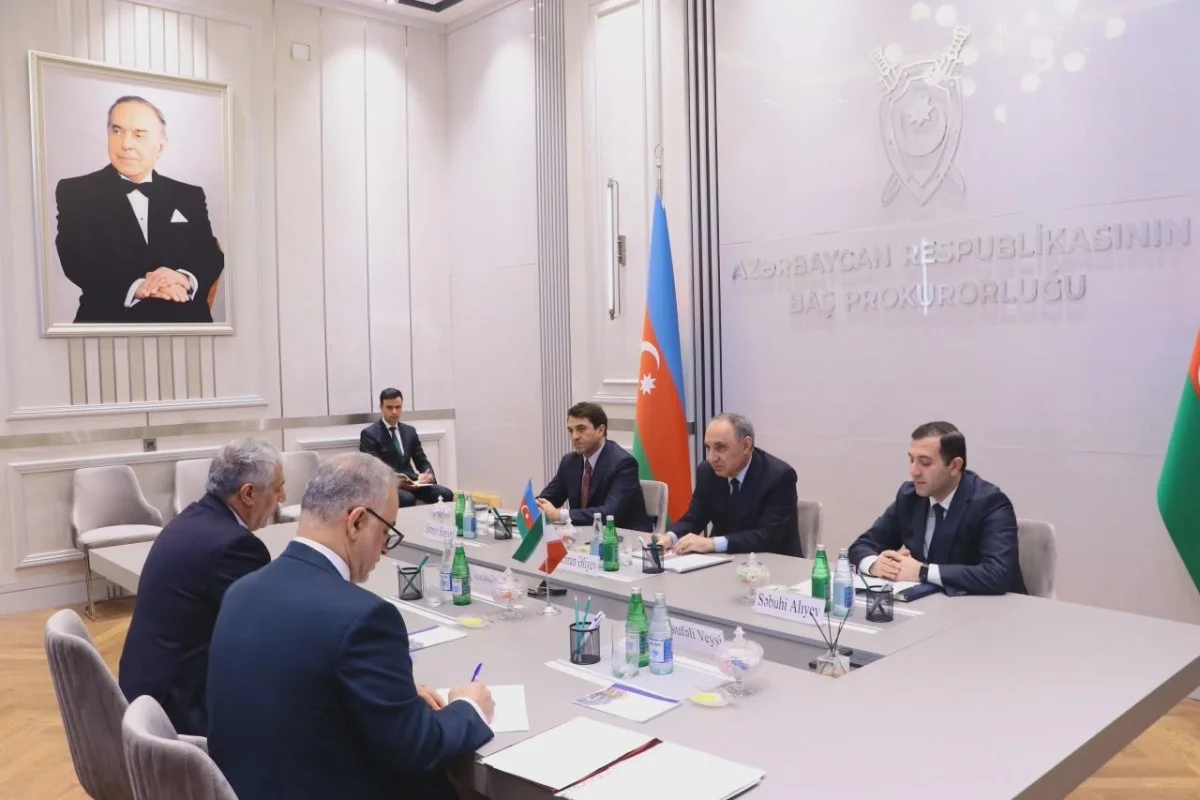 Baş prokuror İran səfirini qəbul edib