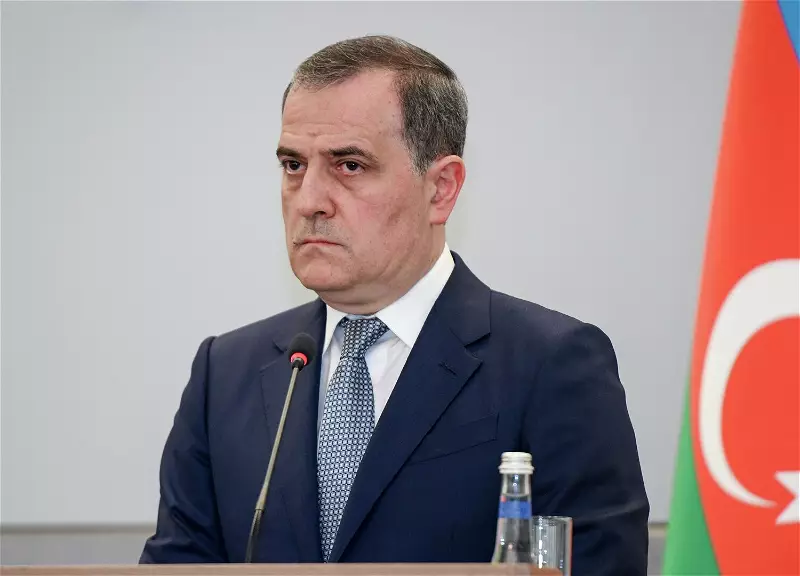 Ceyhun Bayramov: Biz sülh sazişinə köklənsək də, Ermənistan Konstitusiyasında ziddiyyətli məqamlar var