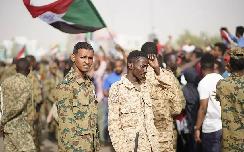 Sudan ordusu xüsusi təyinatlıların bazalarını nəzarətə götürüb, ölənlərin sayı artıb