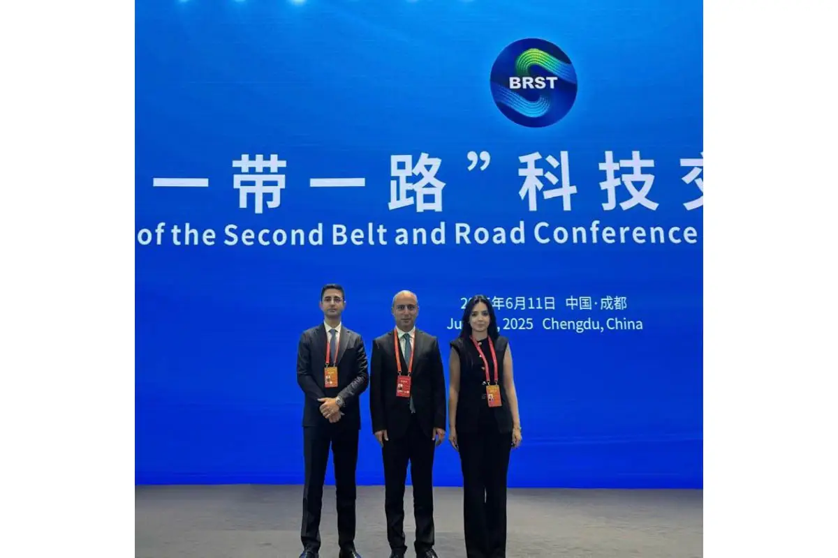 Emin Əmrullayev Çindəki beynəlxalq konfransda iştirak edir