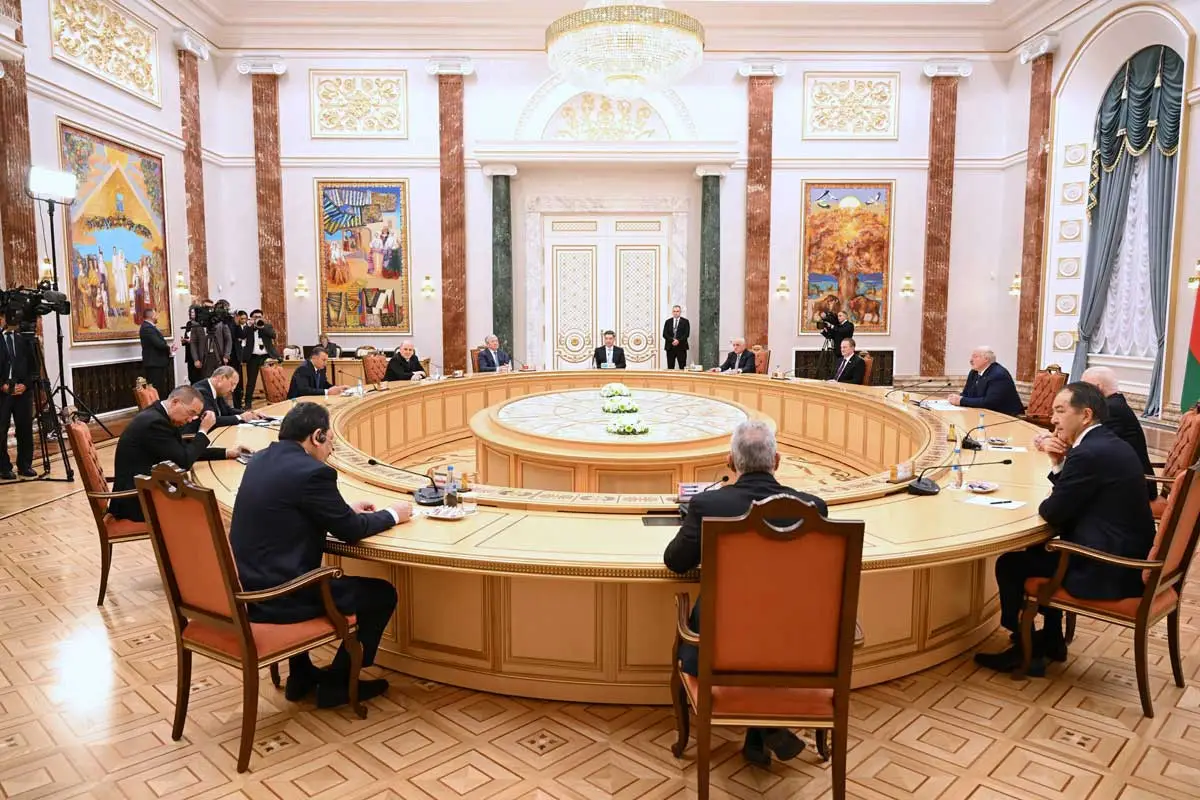 Əli Əsədov Lukaşenko ilə görüşdə iştirak edib