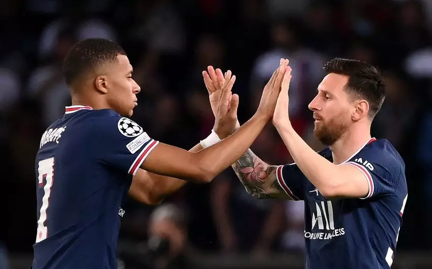 Messi və Mbappe Liqa 1-də mövsümün komandasında yer alıblar