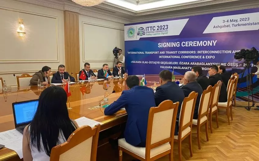 Azərbaycan Türkmənistanla konteyner daşımalarında əməkdaşlığı genişləndirir