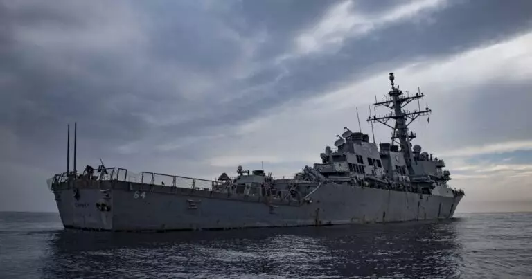 ABŞ hərbi gəmisi Yəməndən buraxılan PUA-nı vurub