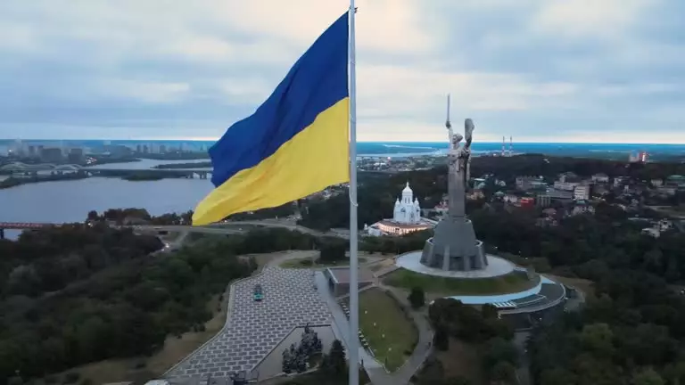 Ukrayna qanunvericiliyə seçkilərin təxirə salınmasını təklif edir