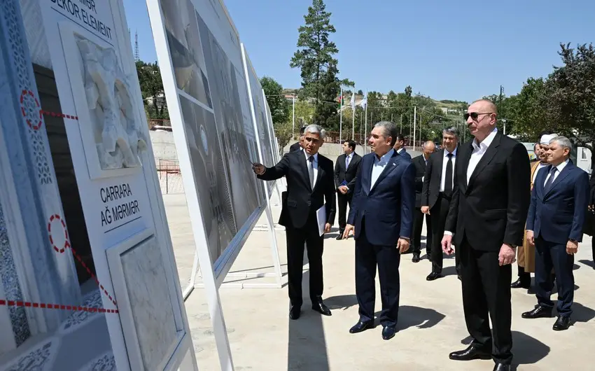 Liderlər Yeni Şuşa məscidində tikinti işləri ilə tanış olublar