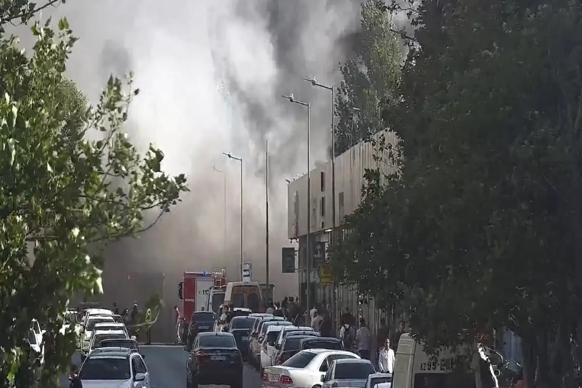 Bakıda tullantılar yığılmş sahədə yanğın başlayıb - FOTO - YENİLƏNİB