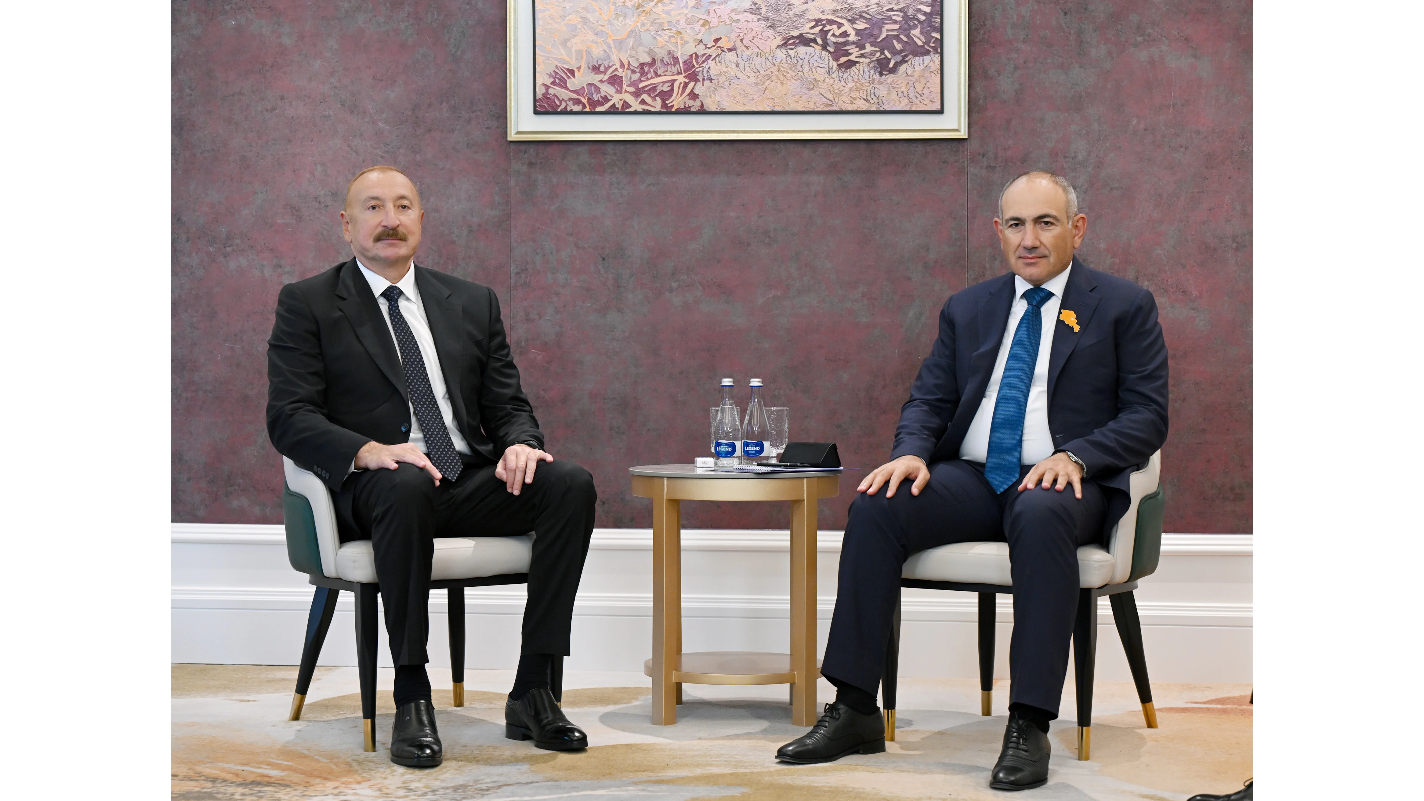 President Ilham Aliyev meets with Nikol Pashinyan in Bishkek