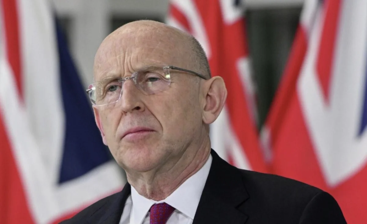 Министр обороны Британии Джон Хили посетит Кипр