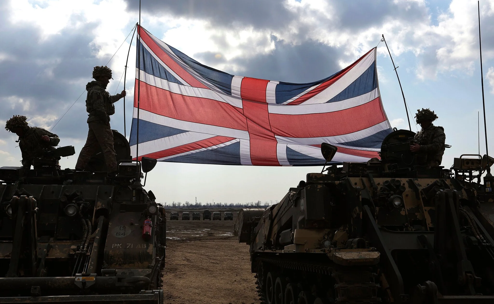 Britaniya müdafiə xərclərini artıracaq