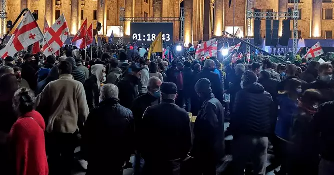 Tiflisdə seçkinin nəticələrinə qarşı mitinq başlayıb