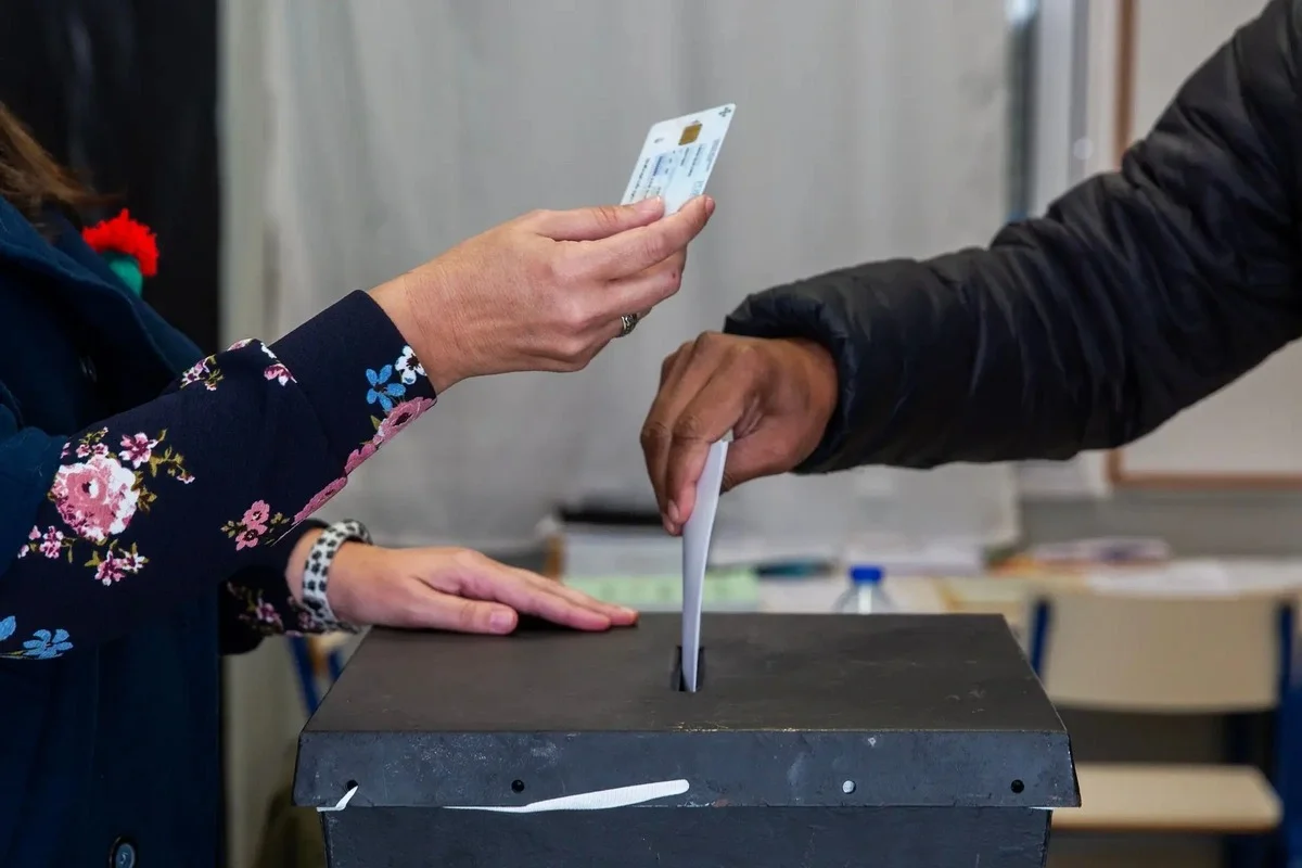 Portuqaliyada prezident seçkiləri başladı: 11 namizəd mübarizə aparır