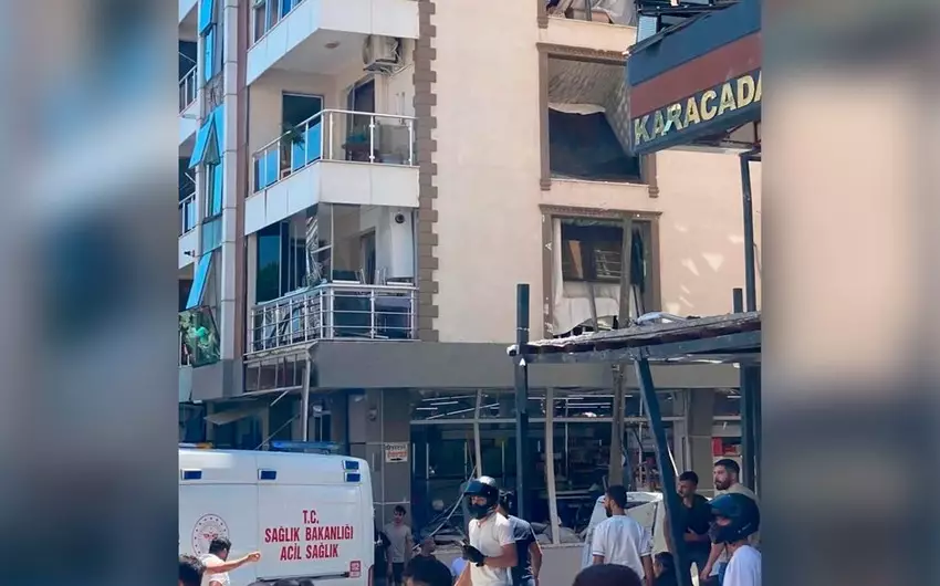 Türkiyədə restoranda partlayış zamanı 5 nəfər ölüb, 63 nəfər yaralanıb