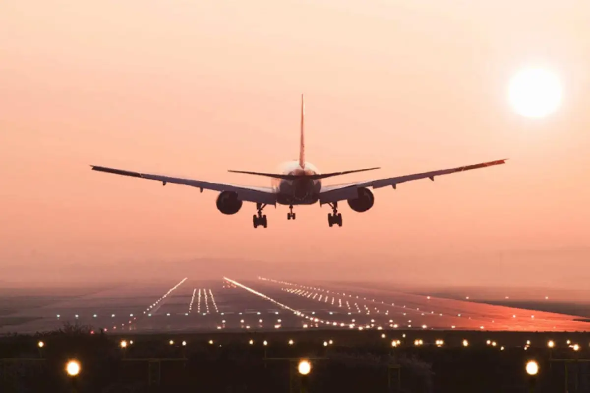 Berlin hava limanında uçuşlar dayandırılıb