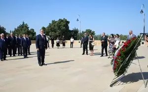 Slovakiya Milli Şurasının sədri Şəhidlər xiyabanını ziyarət edib