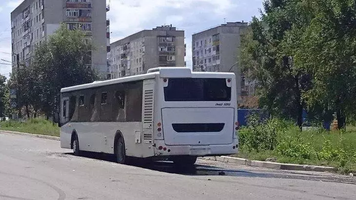 Ukrayna ordusu avtobusa zərbə endirib, ölənlər var