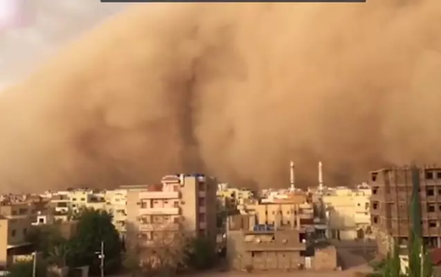 İranda qum fırtınası həyatı iflic edib