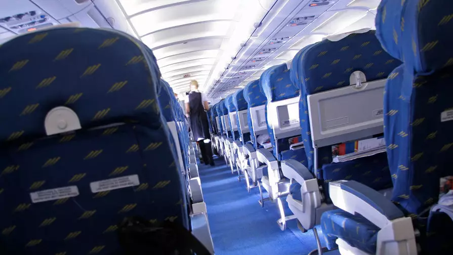 Sidneydən havaya qalxan təyyarə qəflətən hündürlüyünü itirib, 50 sərnişin yaralanıb