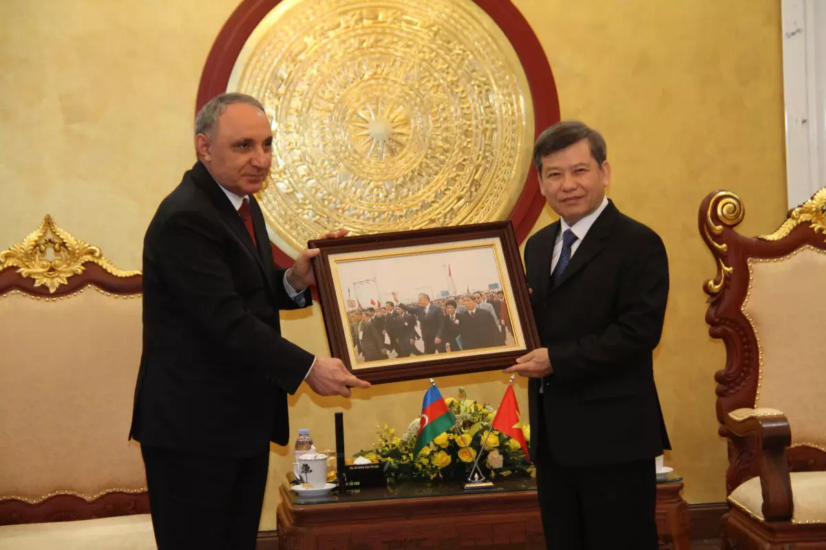 Kamran Əliyev Vyetnamda səfərdə olub