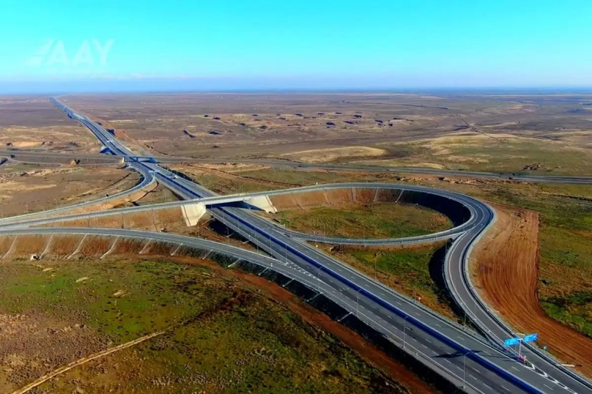 Qarabağda nəqliyyat infrastrukturunun qurulmasına bu il 1,6 mlrd. manatdan çox vəsait xərclənib